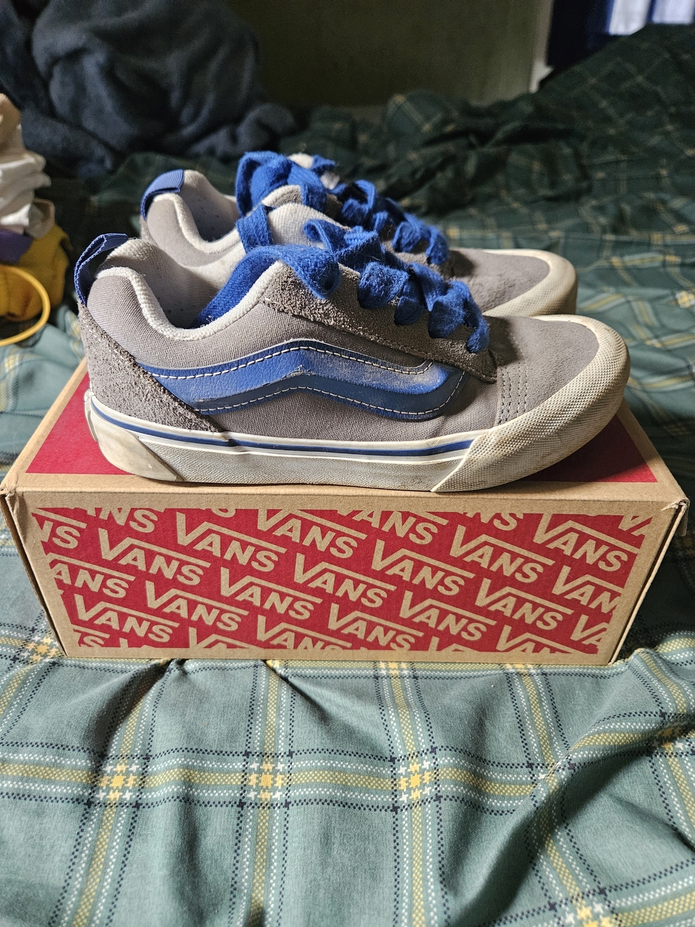 VANS KNU SCHOOL